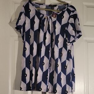 Elegant Navy and White Patterned Blouse